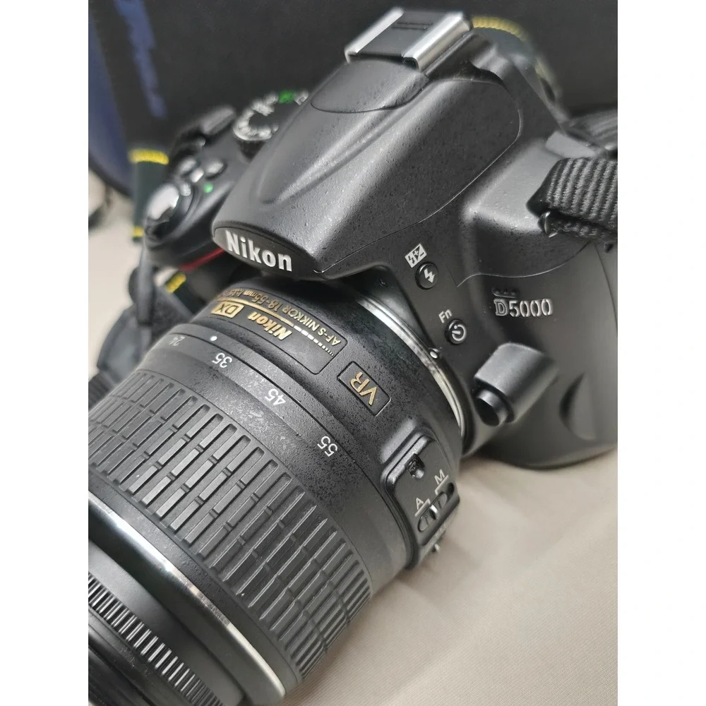 Nikon D5000 12MP DSLR Digital Camera with Nikon 18-55mm & 55-200mm lens Case